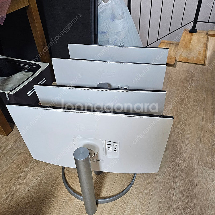 LG 4K 27UP850N 27인치 모니터 판매합니다--4