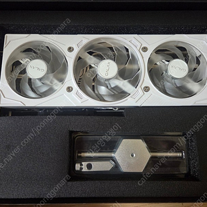 GALAX GeForce RTX 5070 Ti EX GAMER WHITE