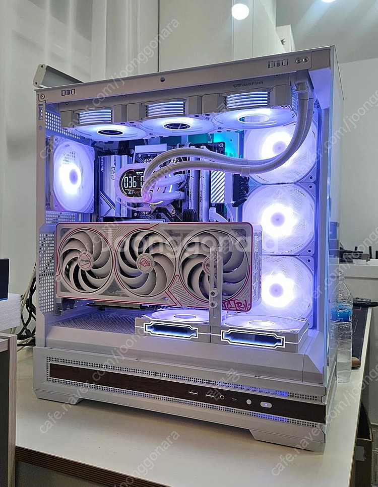 급처 9800x3d rtx5070ti 화이트 본체--2
