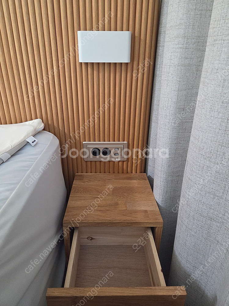 룸에이 원목 라지킹 침대 프레임--4