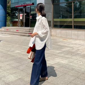 오버핏 코튼 화이트 롱셔츠 판매해요
