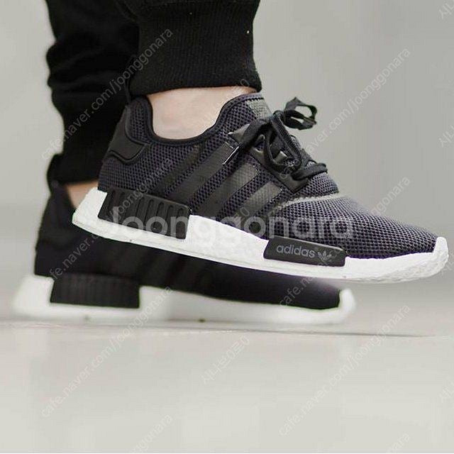 아디다스 nmd r1 모노크롬 검흰 245사이즈--9