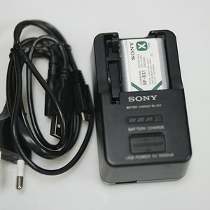 소니 배터리 충전기 NP-BX1 + BC-TRX 판매합니다.