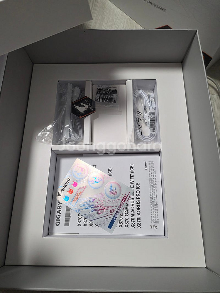 기가바이트 X870 AORUS Stealth ICE A...--3