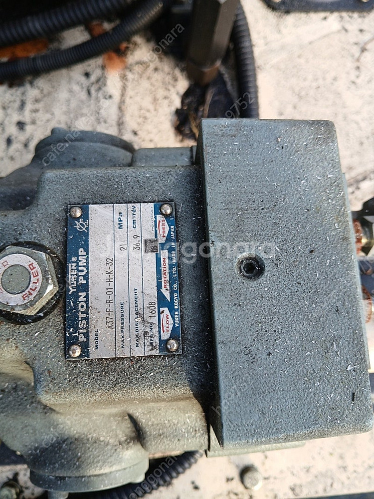 산업유압펌프 개인사정으로 싸게 팔아요!!--2