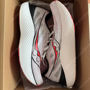 Saucony(써코니) 엔돌핀 프로3 275사이즈(US 9.5)