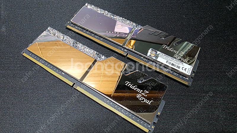G.Skill Trident Z Royal DDR4 4...--0