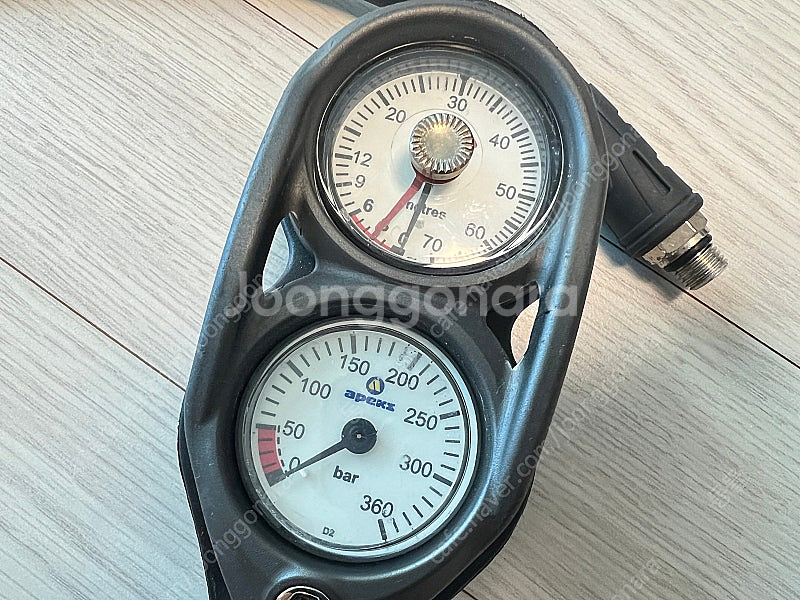 스쿠버다이빙 아펙스 3게이지 판매합니다.--2