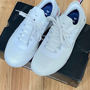 언더아머 UA TriBase Reign 4 P 99 White 남자 275