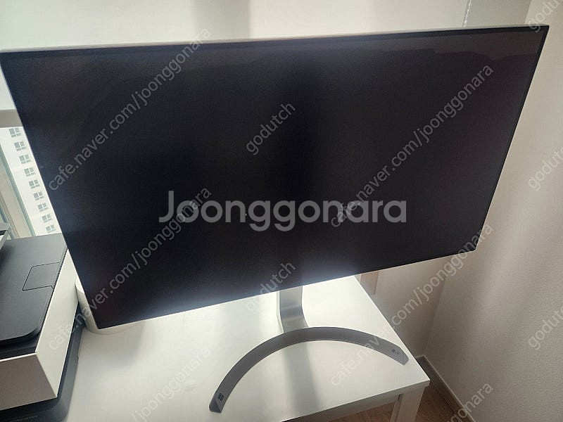 LG 32UD99 부품용 패널깨짐--0
