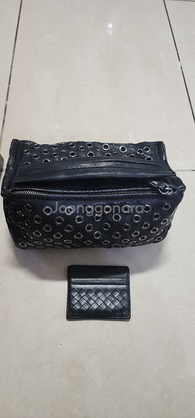 지방시 스터드펀칭 파우치(클러치백) 지방시 미듐 판도라...--0