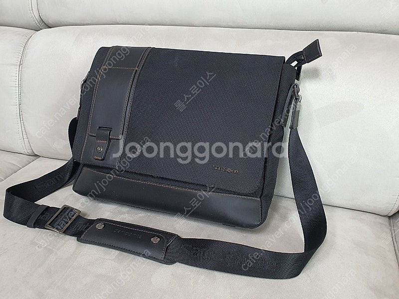 쌤소나이트 메신저백--1