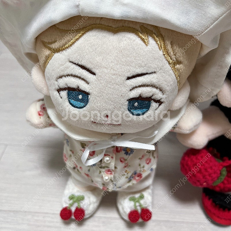 퀸 20cm 인형 옷 포함 일괄--4