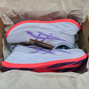 아식스 슈퍼블라스트 2 270사이즈 새상품