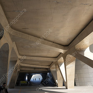 샌디스크 익스트림 포터블 SSD V2 E61 2TB ( 외장 ) 팝니다.. 14만원 ( 미사용 )