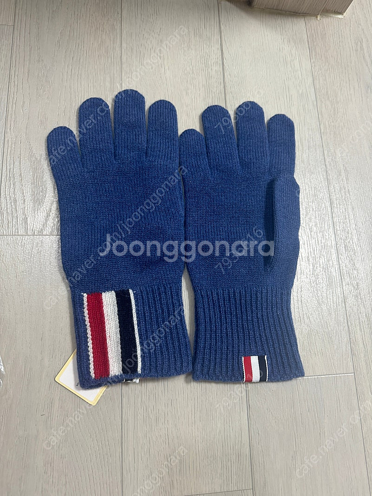 정품 톰브라운 울장갑--4