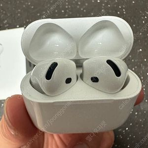 에어팟4 노이즈캔슬링 박스포함 잠실 직거래만