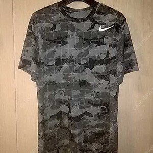 나이키 드라이핏 카모플라쥬 트레이닝 탑/고강도 트레이닝/2021최신상/100/새제품급/택배비포함가격