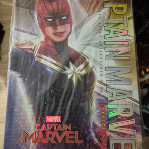 핫토이 캡틴마블 디럭스