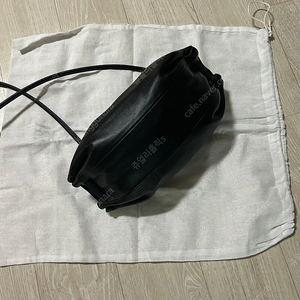 모이다 MOIDA ball bag 블랙 가죽백 판매