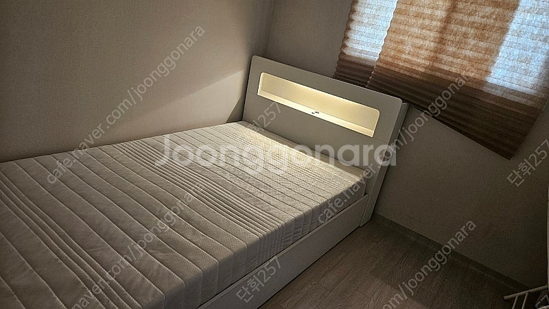 [무료나눔]싱글침대 led 조명O 화이트 프레임+ 매트...--0