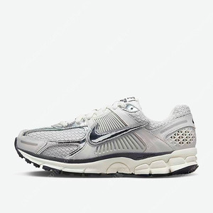 나이티 줌보메로5 실버 새상품 260