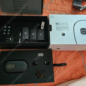 AKG N5005 피아노 블랙 이어폰