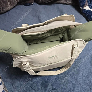 리카리카 쿠션백 강아지 이동가방(L) 판매합니다