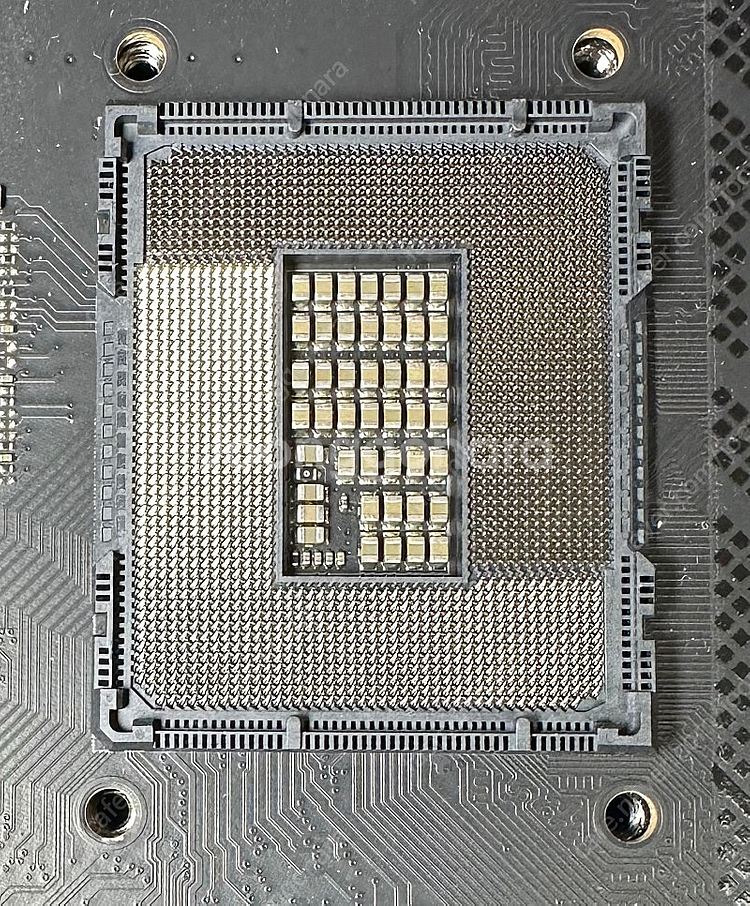 ASUS ROG MAXIMUS Z690 APEX 202...--5