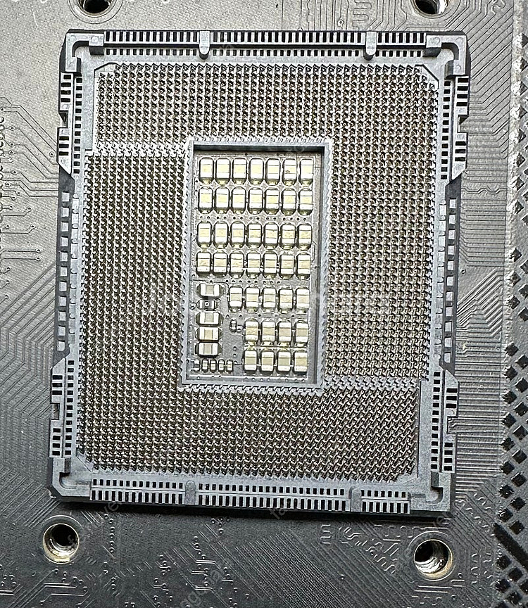 ASUS ROG MAXIMUS Z690 APEX 202...--6