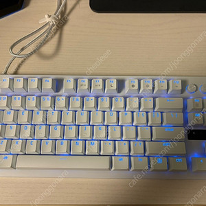 레이저 헌츠맨 v3 pro 화이트