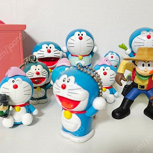 도라에몽 피규어 세트로 판매합니다