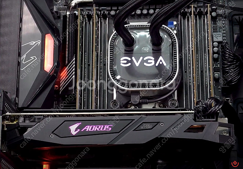 기가바이트 라데온 RX580 미개봉 새제품 팝니다.--7