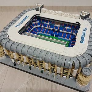 레고 10299. 스티커 추가. 레알마드리드 산티아고 축구장 중고 분해.