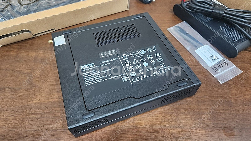 Lenovo ThinkStation P360 Tiny--4