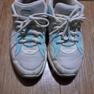 휠라 운동화 235 1만원