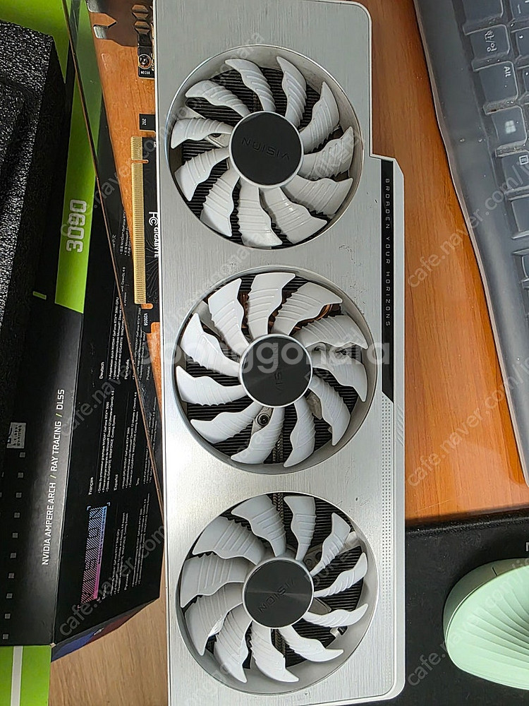 기가바이트 rtx 3090 vision--0