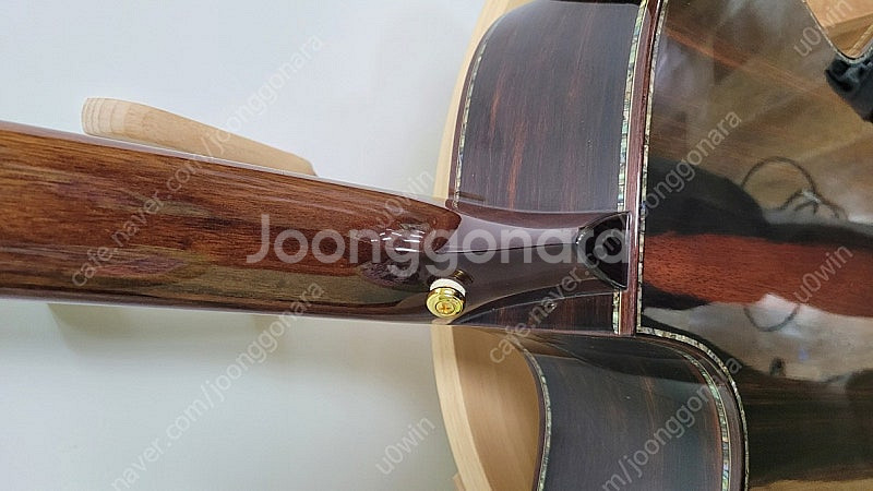 구미) 사방이 자개 인레이로 꾸며진 예쁜 어쿠스틱 기타...--8