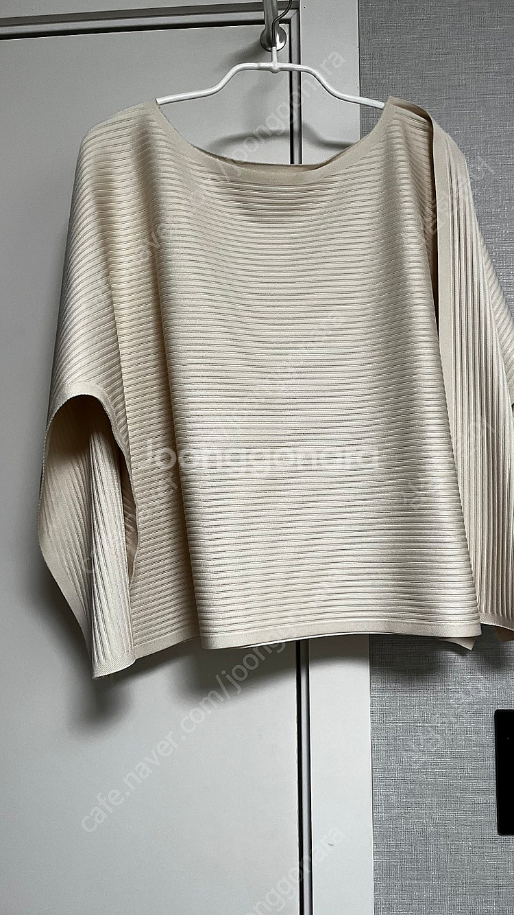 플리츠플리즈 에이폭탑 24년 1월 크림칼라--1