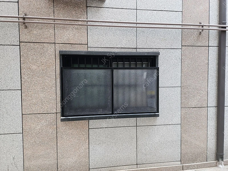 차면시설, 사생활보호창, 창문가리개, 준공검사필수품 이미지