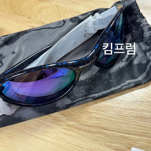 오클리 x 브레인데드 아이자켓