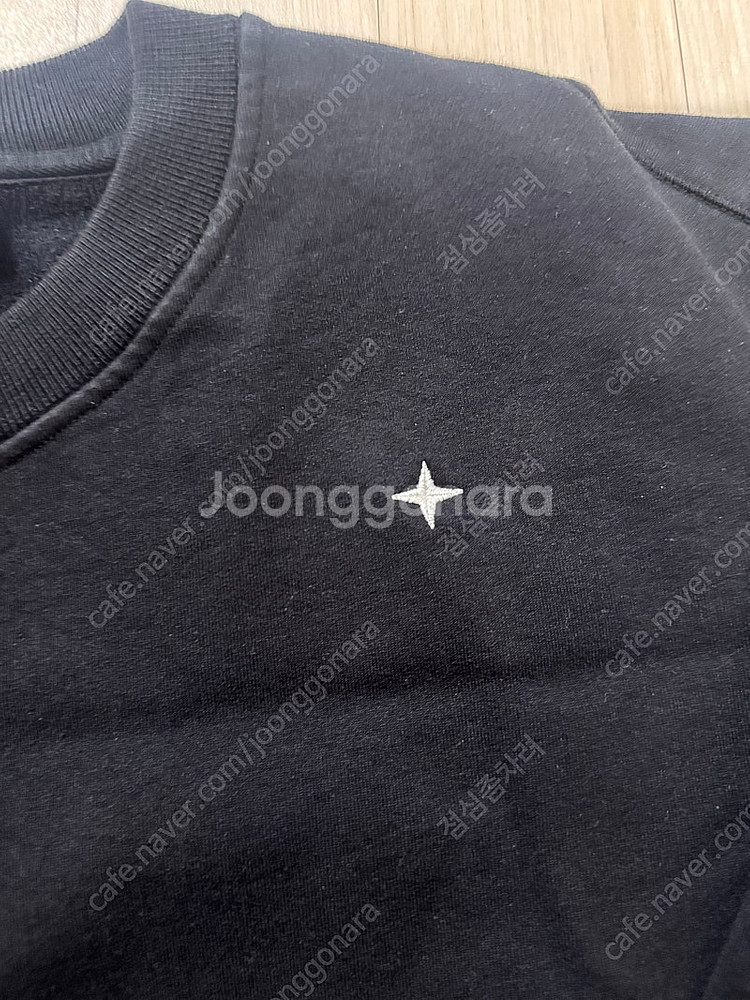 스톤아일랜드 스텔리나 맨투맨 XL사이즈 판매합니다.--1