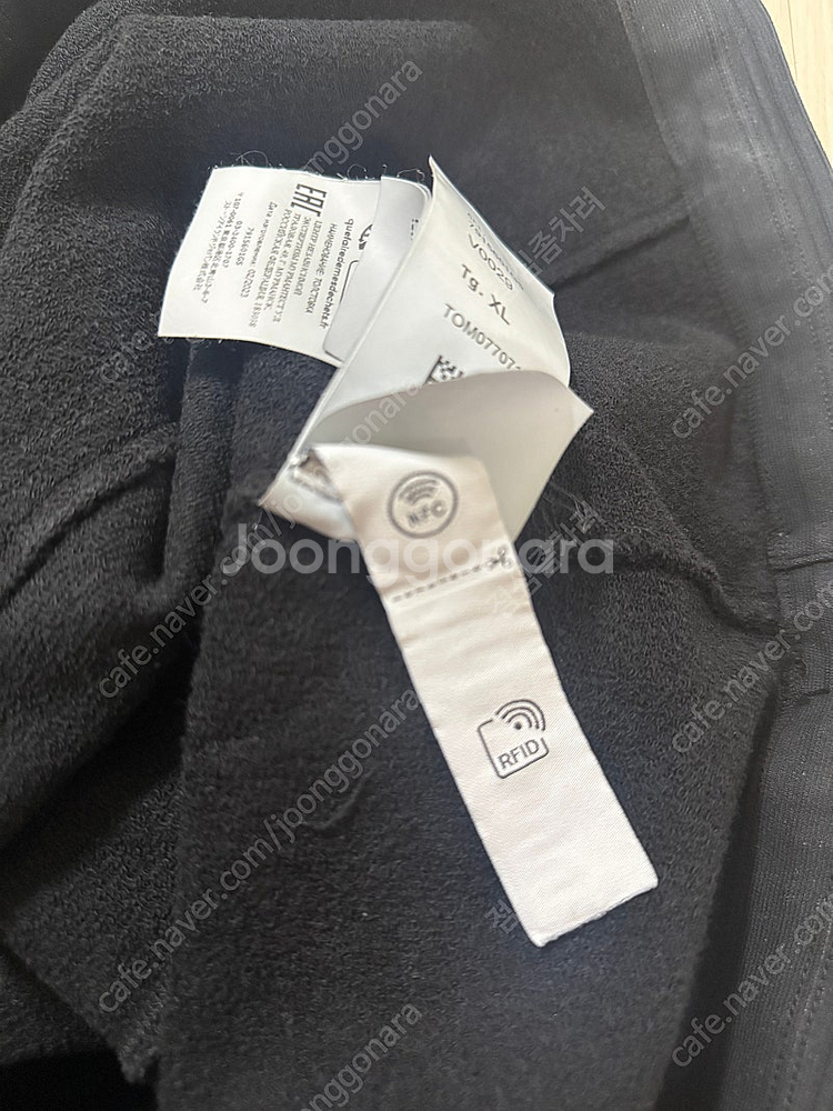 스톤아일랜드 스텔리나 맨투맨 XL사이즈 판매합니다.--2