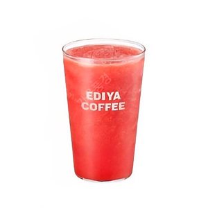 이디야 생과일수박주스(L) 4300원.(9.26일까지)