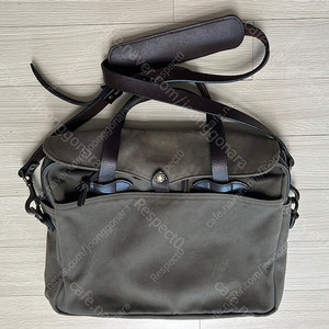 필슨 256 브리프케이스 오터그린 택배비 포함 15만원