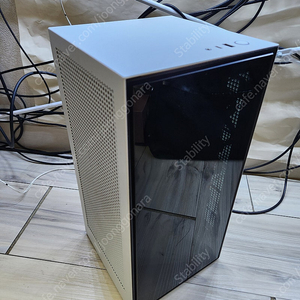 NZXT H1 V1 (초기형) 케이스 판매합니다.