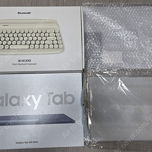 갤럭시탭 S10 울트라 wifi 256gb 미개봉 + 삼성정품 키보드 (기타 악세사리 포함)