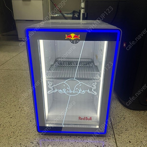 레드불 소형 디스플레이 LED 냉장고 팝니다