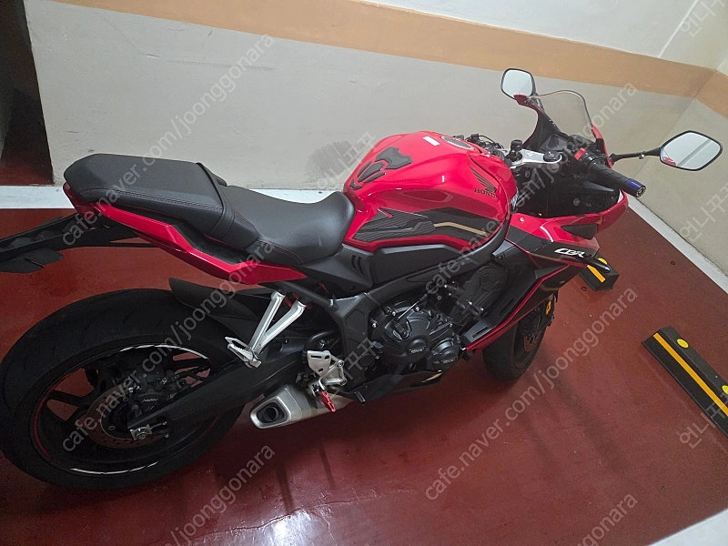 23년식 혼다 CBR650R 8,XXXkm 판매합니다. 이미지