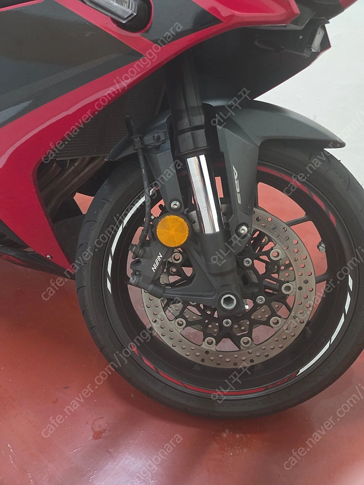 23년식 혼다 CBR650R 8,XXXkm 판매합니다. 이미지